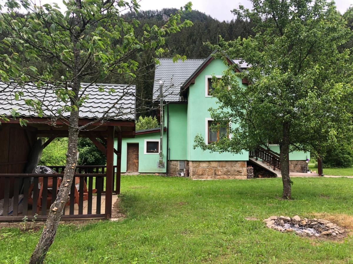 Villa Lúčky エクステリア 写真